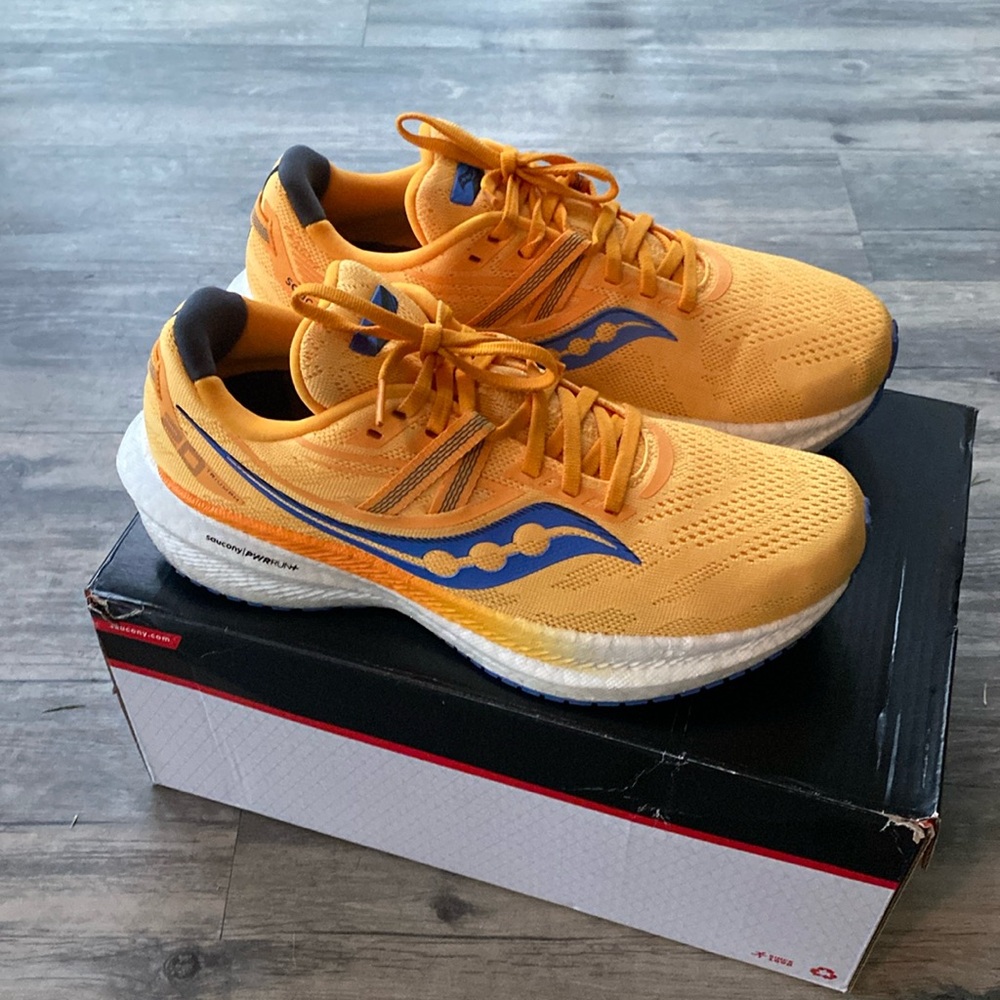 SAUCONY TRIUMPH 20 gold/horizon running shoes gym shoes sneakers women’s  8.5